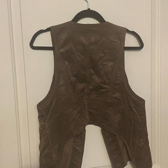 Thrifty Brown Vest - Picture 4 of 7